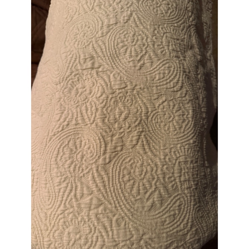 Peacock Alley Matelasse Coverlet Cotton Paisley Scalloped Edge Portugal Cream - Picture 9 of 9